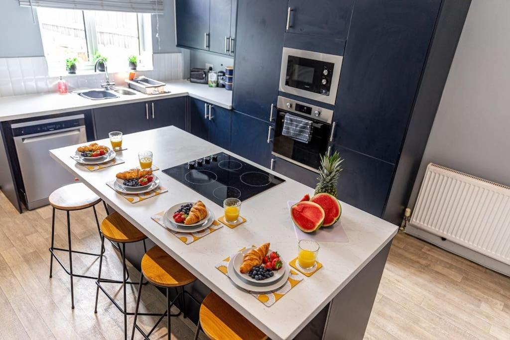 Glasswing Stays Liquorice Lodge Castleford Exterior photo