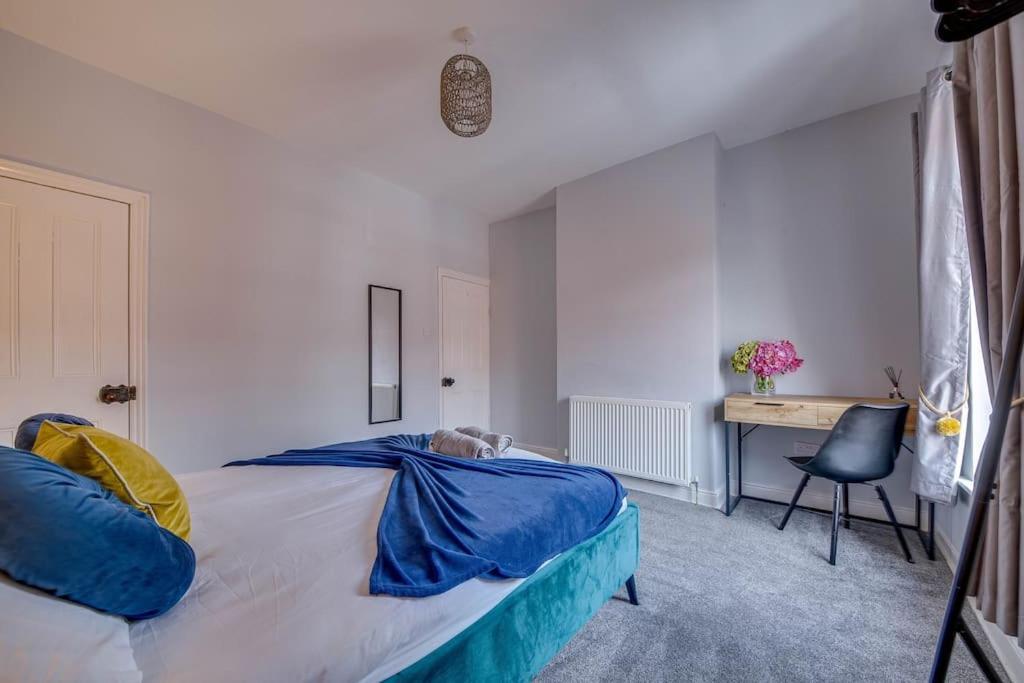 Glasswing Stays Liquorice Lodge Castleford Exterior photo